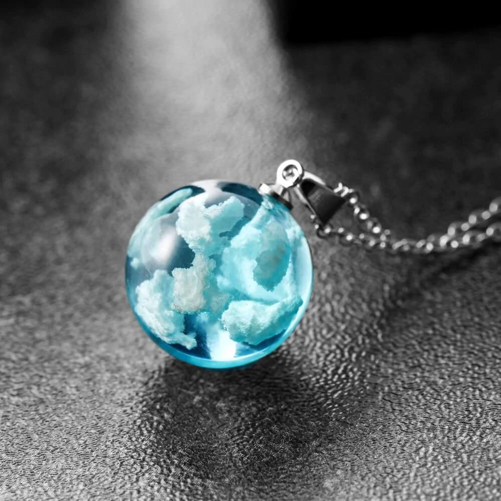 CLOUDS NECKLACE.